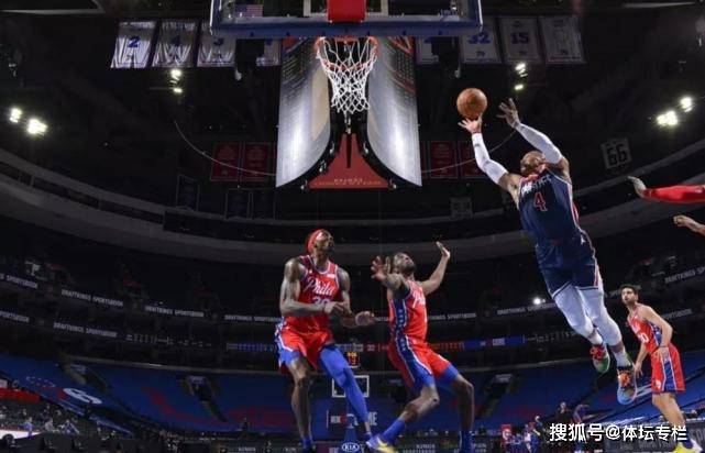NBA今日战报，东西部榜首同日翻车，湖人旧将三双搅局，勇士这波操作看呆我了