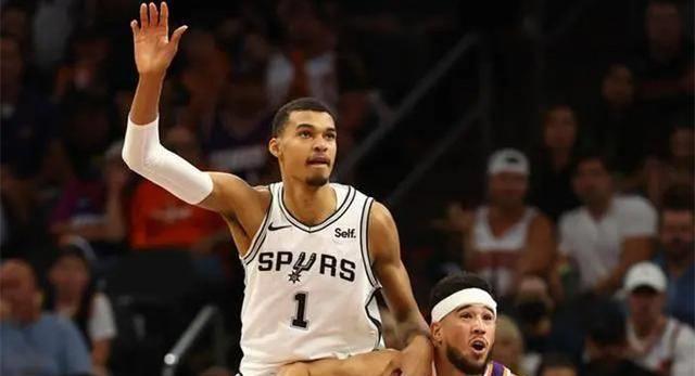 NBA揭晓全明星球迷投票结果,詹姆斯领跑,文班亚马震撼新势力 NBA揭晓全明星球迷投票结果,詹姆斯领跑,文班亚马震撼新势力